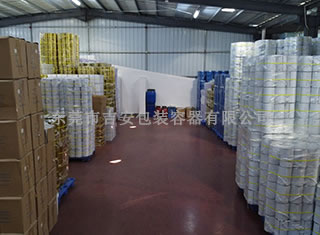 大型倉(cāng)庫(kù)一角